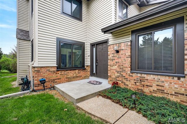 11500 Northbrook Way, St Louis, MO 63146