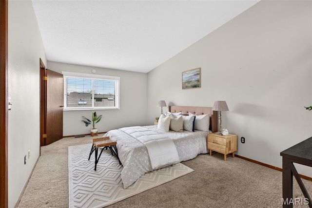 11500 Northbrook Way, St Louis, MO 63146