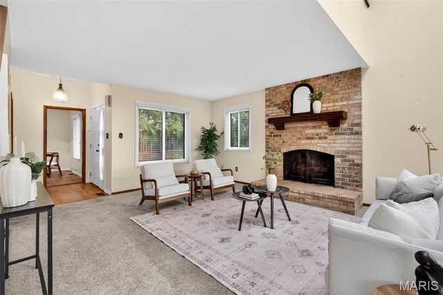 11500 Northbrook Way, St Louis, MO 63146