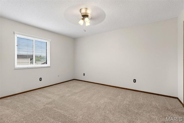 11500 Northbrook Way, St Louis, MO 63146
