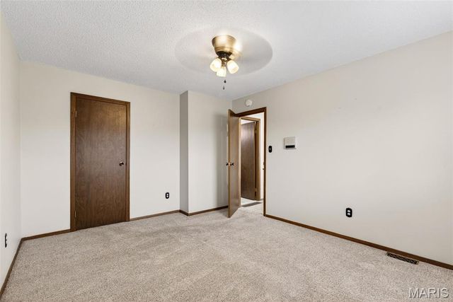 11500 Northbrook Way, St Louis, MO 63146