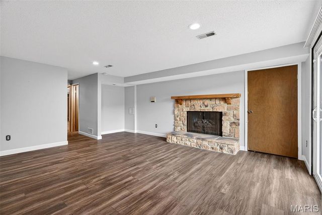 11500 Northbrook Way, St Louis, MO 63146