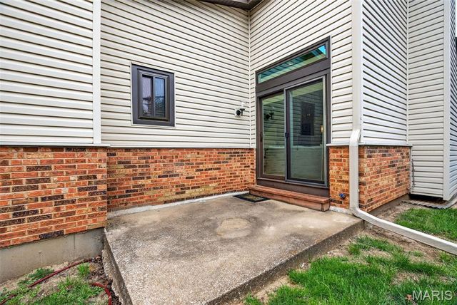 11500 Northbrook Way, St Louis, MO 63146