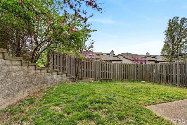 11500 Northbrook Way, St Louis, MO 63146
