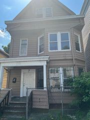 54 N 4Th St, Paterson City, NJ 07522