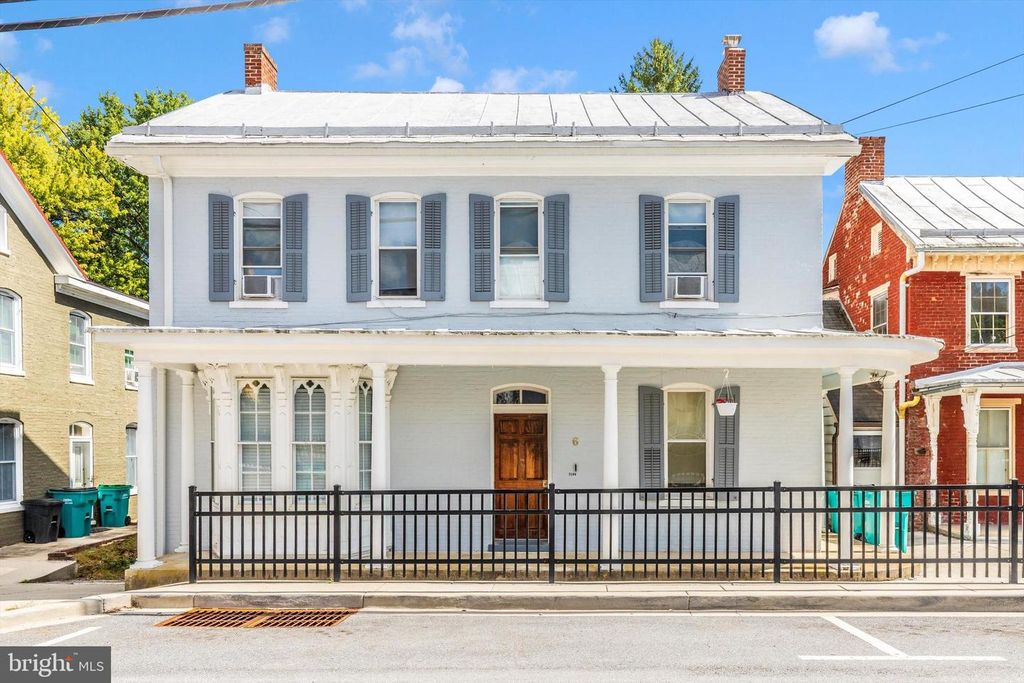 6 N MAIN ST, Keedysville, MD 21756
