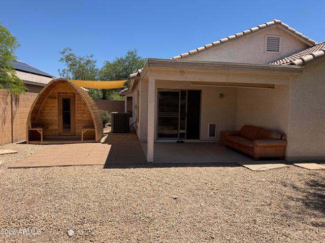 2240 E RUBY Lane, Phoenix, AZ 85024