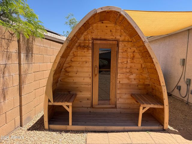 2240 E RUBY Lane, Phoenix, AZ 85024