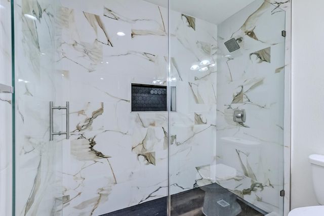 824 S 37th Street, Nederland, TX 77627