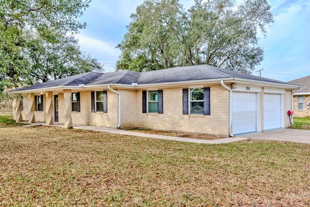 824 S 37th Street, Nederland, TX 77627