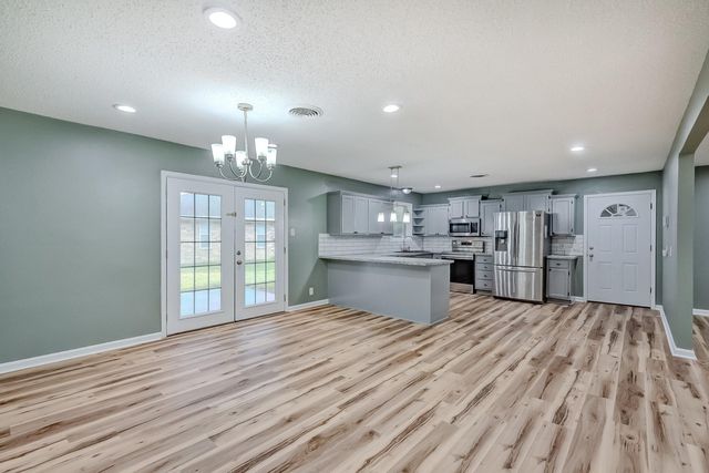 824 S 37th Street, Nederland, TX 77627