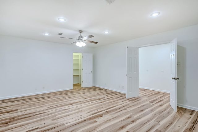 824 S 37th Street, Nederland, TX 77627