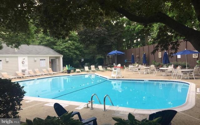 10087 OAKTON TERRACE RD, Oakton, VA 22124