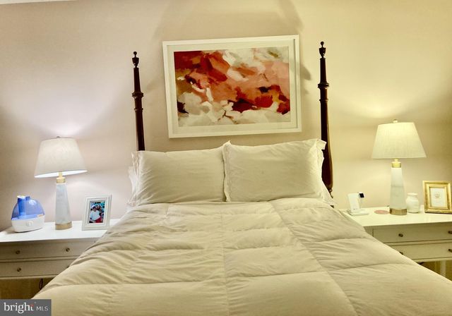 10087 OAKTON TERRACE RD, Oakton, VA 22124