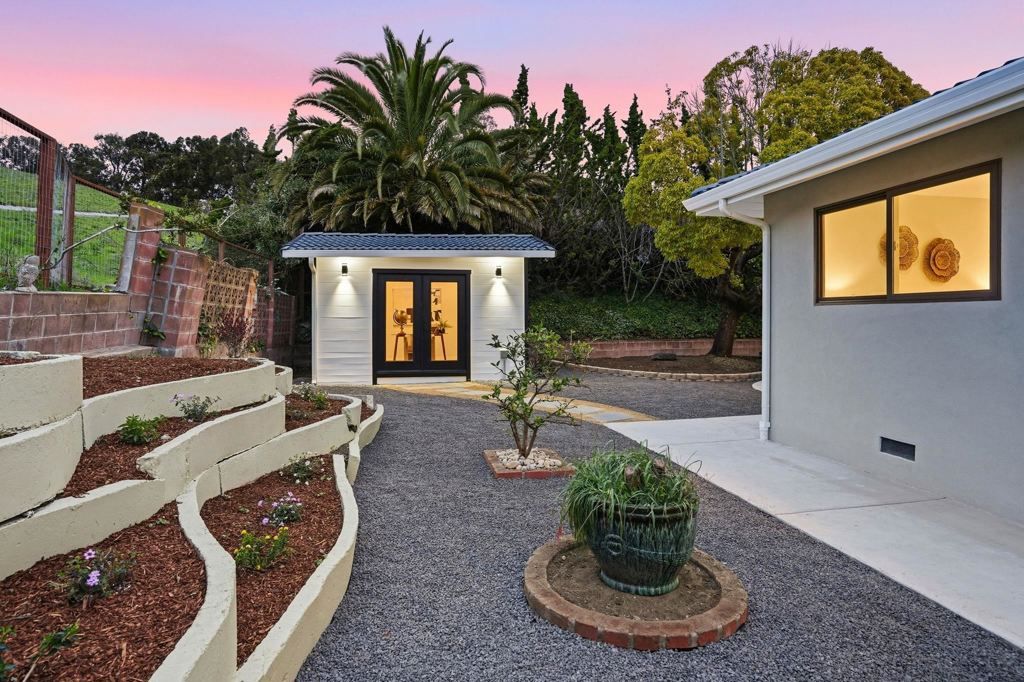 Image 25 of property listing at 15933 15933 Cambrian Drive, Castro Valley, CA 94578