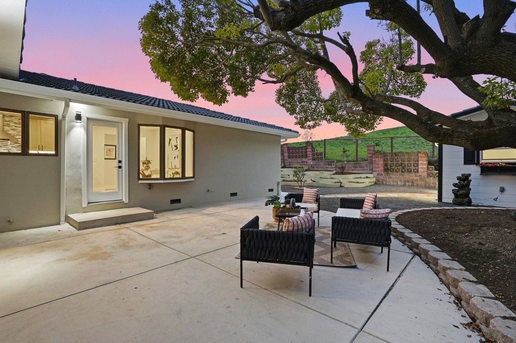 Image 31 of property listing at 15933 15933 Cambrian Drive, Castro Valley, CA 94578