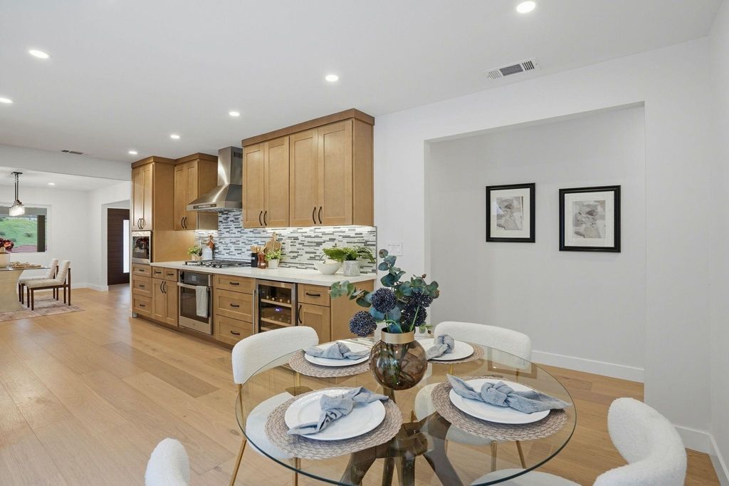 Image 7 of property listing at 15933 15933 Cambrian Drive, Castro Valley, CA 94578