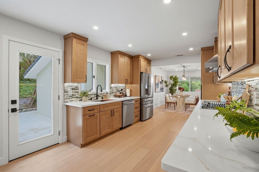 Image 8 of property listing at 15933 15933 Cambrian Drive, Castro Valley, CA 94578