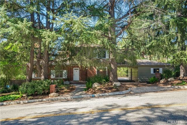 5227 Alta Canyada, La Canada Flintridge, CA 91011
