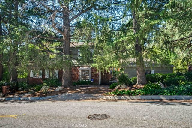 5227 Alta Canyada, La Canada Flintridge, CA 91011