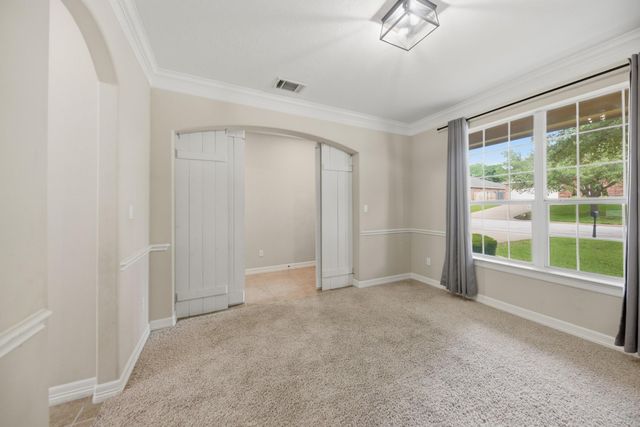 1109 Walnut Bend, Brenham, TX 77833