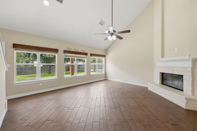 1109 Walnut Bend, Brenham, TX 77833