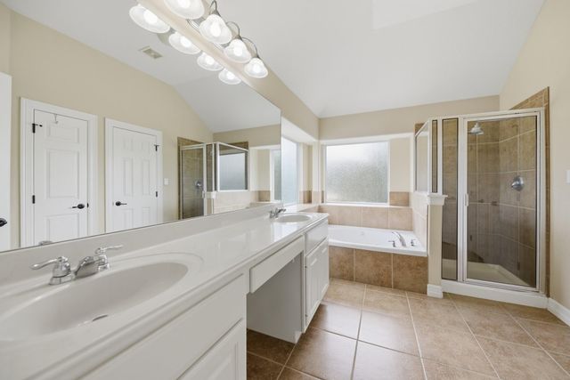 1109 Walnut Bend, Brenham, TX 77833