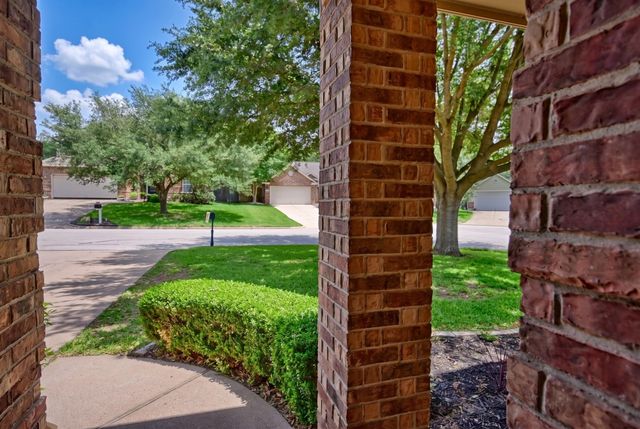 1109 Walnut Bend, Brenham, TX 77833