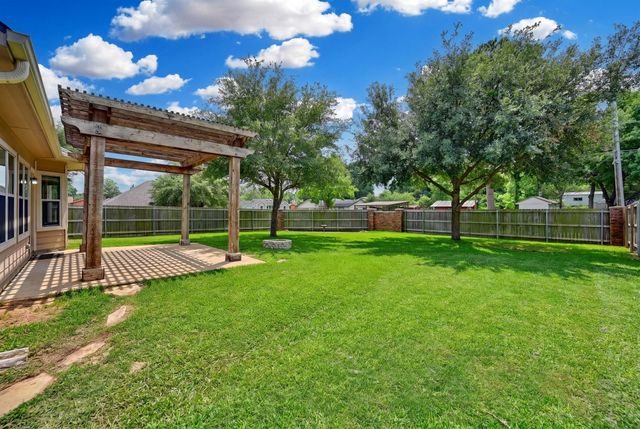 1109 Walnut Bend, Brenham, TX 77833