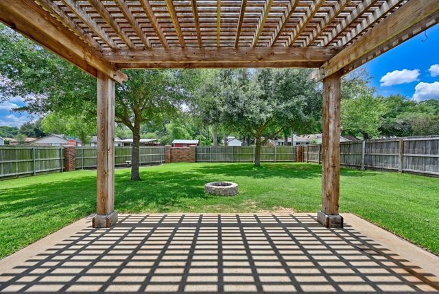 1109 Walnut Bend, Brenham, TX 77833
