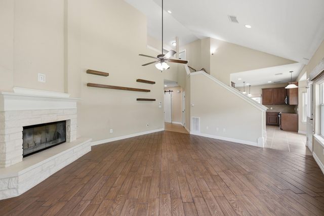 1109 Walnut Bend, Brenham, TX 77833