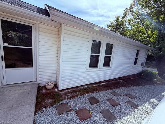 212 Ridgecrest Street, Thomasville, NC 27360