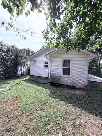 212 Ridgecrest Street, Thomasville, NC 27360