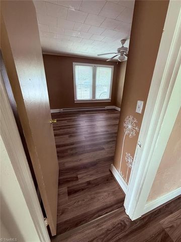 212 Ridgecrest Street, Thomasville, NC 27360