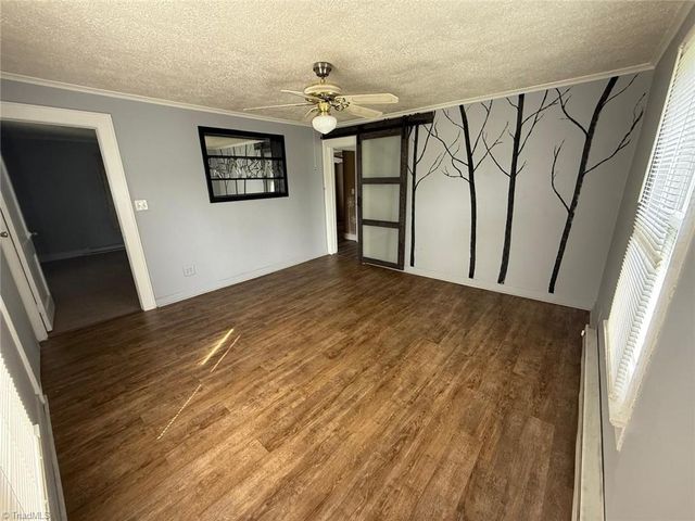 212 Ridgecrest Street, Thomasville, NC 27360