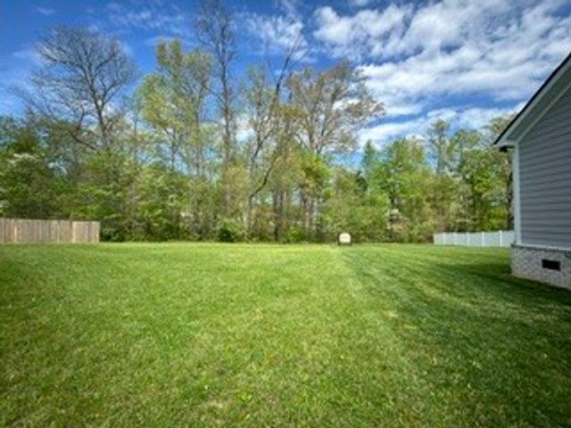 357 Oak Glen Dr, Smithville, TN 37166