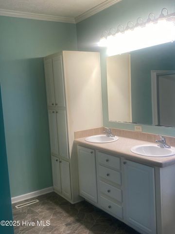 152 Meadowlark Lane, Newport, NC 28570