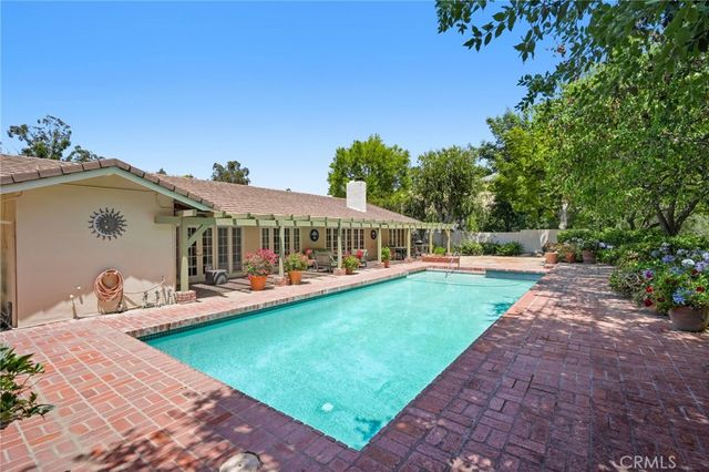 4450 Romero Drive, Tarzana, CA 91356