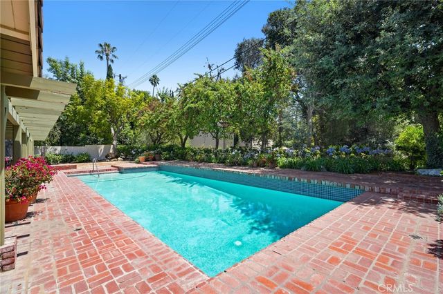 4450 Romero Drive, Tarzana, CA 91356