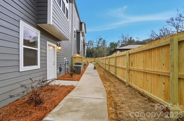 8927 Sharonbrook Drive, Charlotte, NC 28210