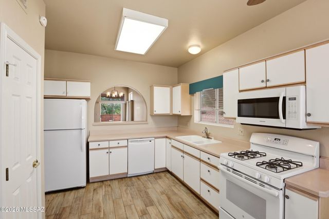 603 W Vía Rosaldo, Green Valley, AZ 85614