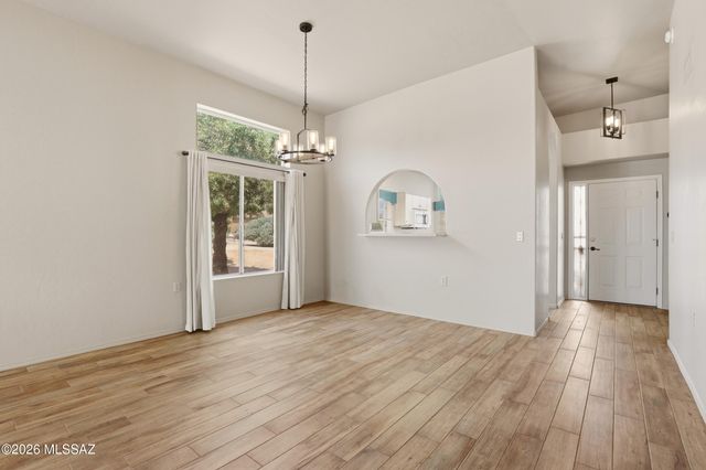 603 W Vía Rosaldo, Green Valley, AZ 85614