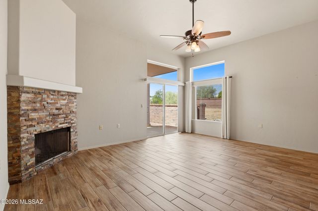 603 W Vía Rosaldo, Green Valley, AZ 85614