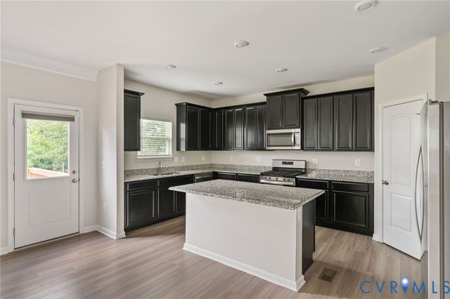 15516 Cedarville Dr, Midlothian, VA 23112