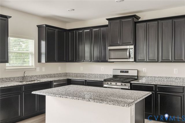 15516 Cedarville Dr, Midlothian, VA 23112