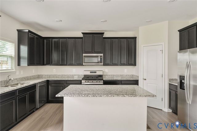 15516 Cedarville Dr, Midlothian, VA 23112
