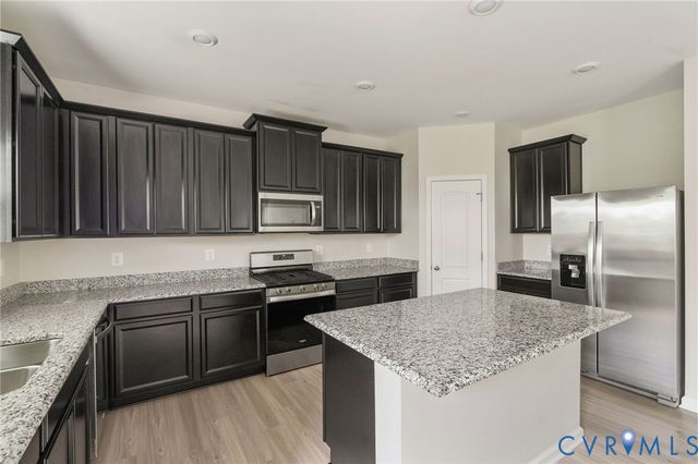 15516 Cedarville Dr, Midlothian, VA 23112
