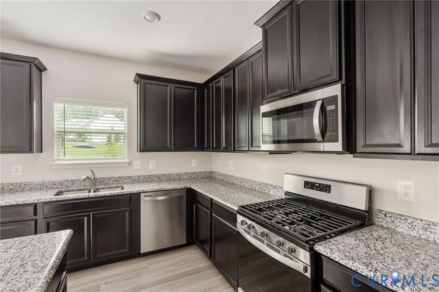 15516 Cedarville Dr, Midlothian, VA 23112
