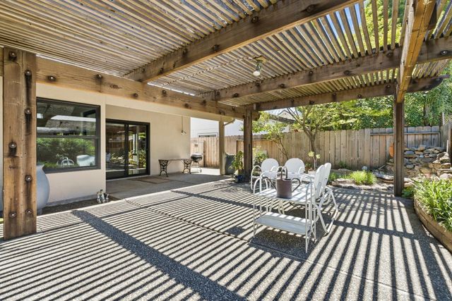 2023 Venetian Dr, Stockton, CA 95207