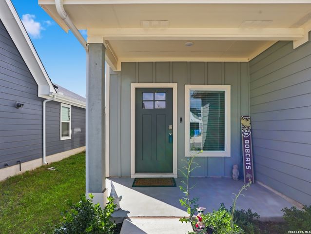 185 Gerasa Dr, Uhland, TX 78640